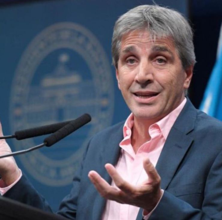 Caputo confirmó un superávit financiero de 3.531 millones de pesos en agosto